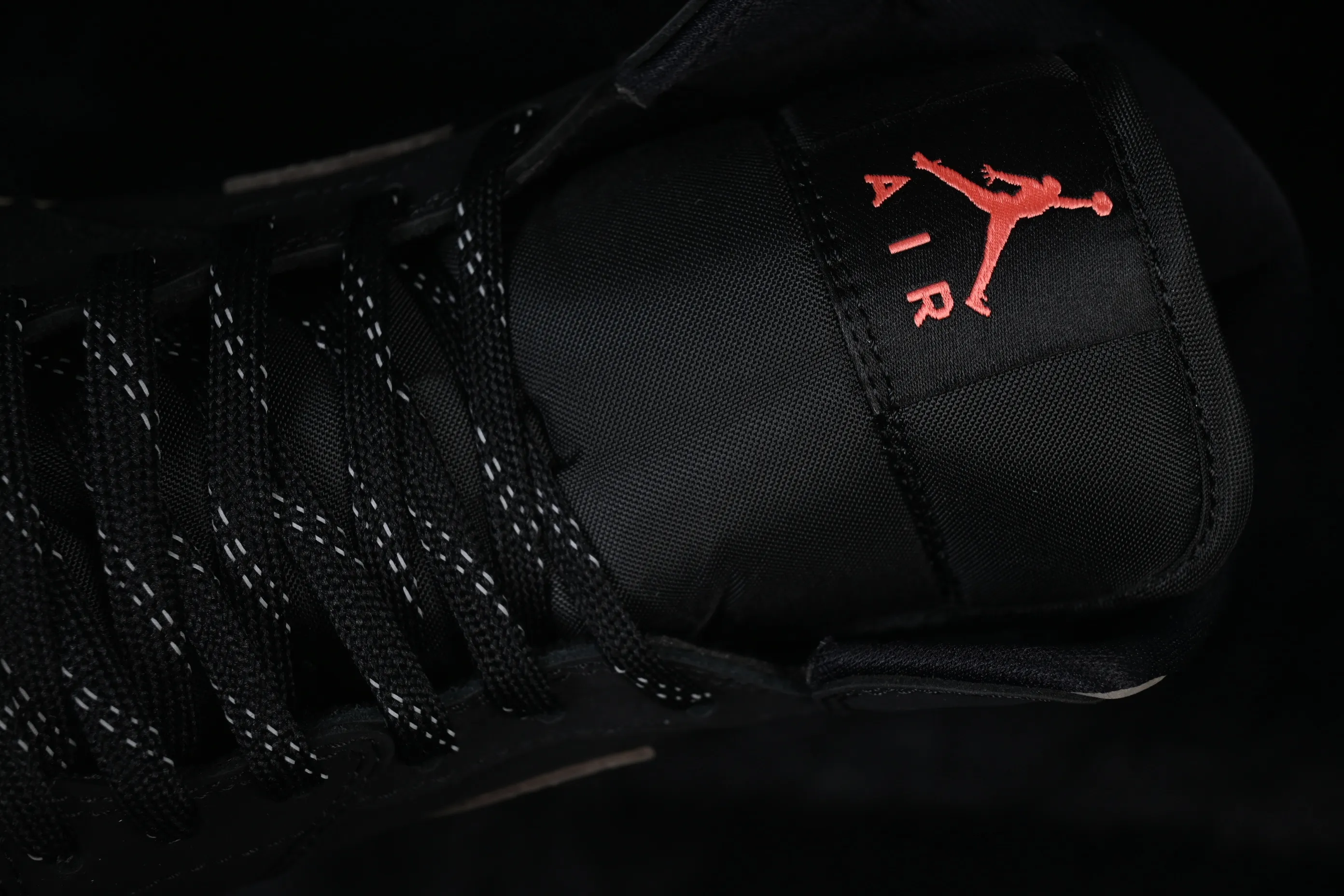 All categories Air Jordan Jordan series basketball shoes Air Jordan 1 Mid G version pure original Air Jordan 1 Mid AJ1 Joe 1 milk tea mocha mid-top cultural casual sneakers IB7110-002
